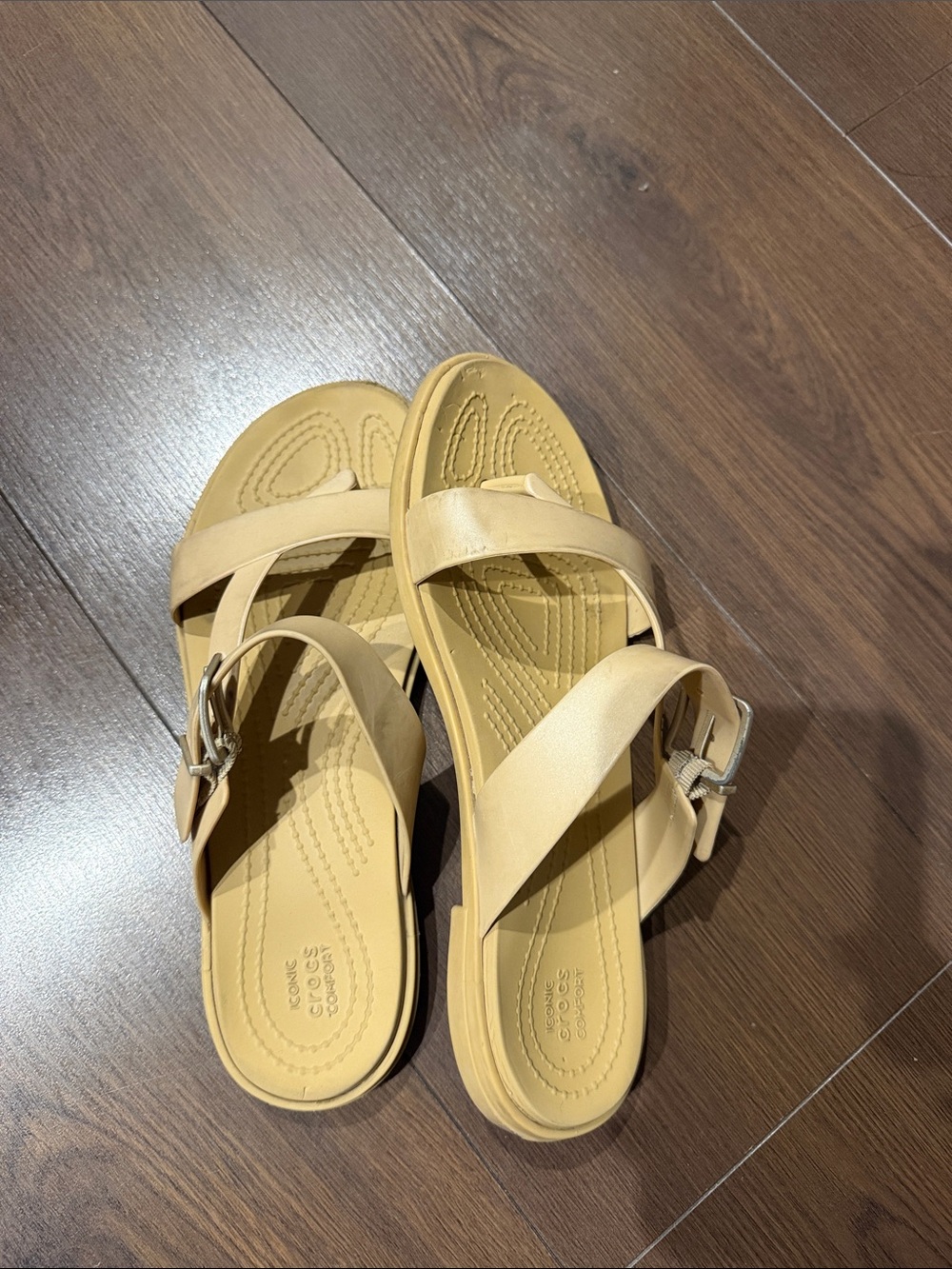 CROCS Women's Tan Crisscross Buckle Sandals